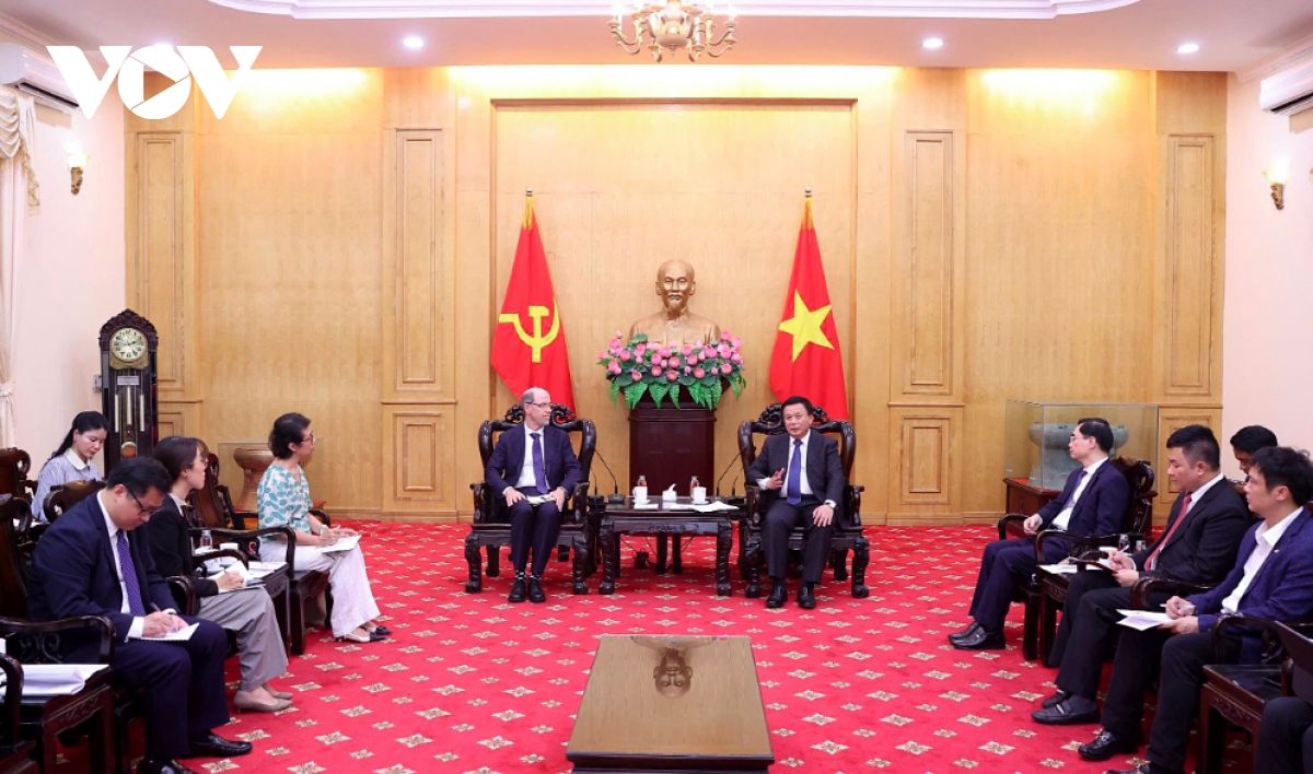 Vietnam and Google explore partnership to boost AI training
